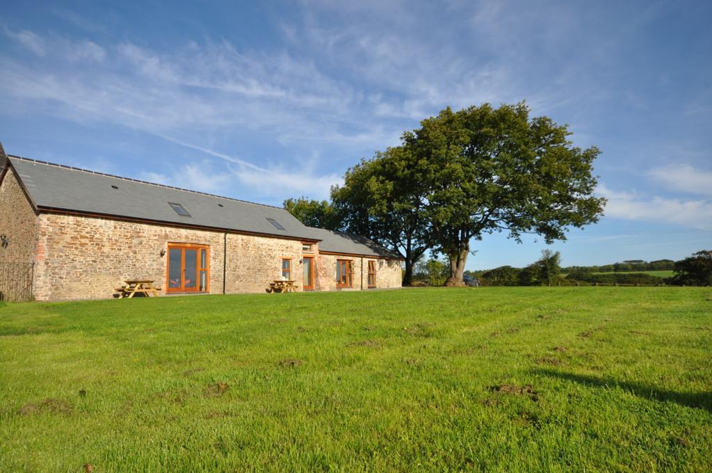Hastings Barn Villa Bideford Bagian luar foto