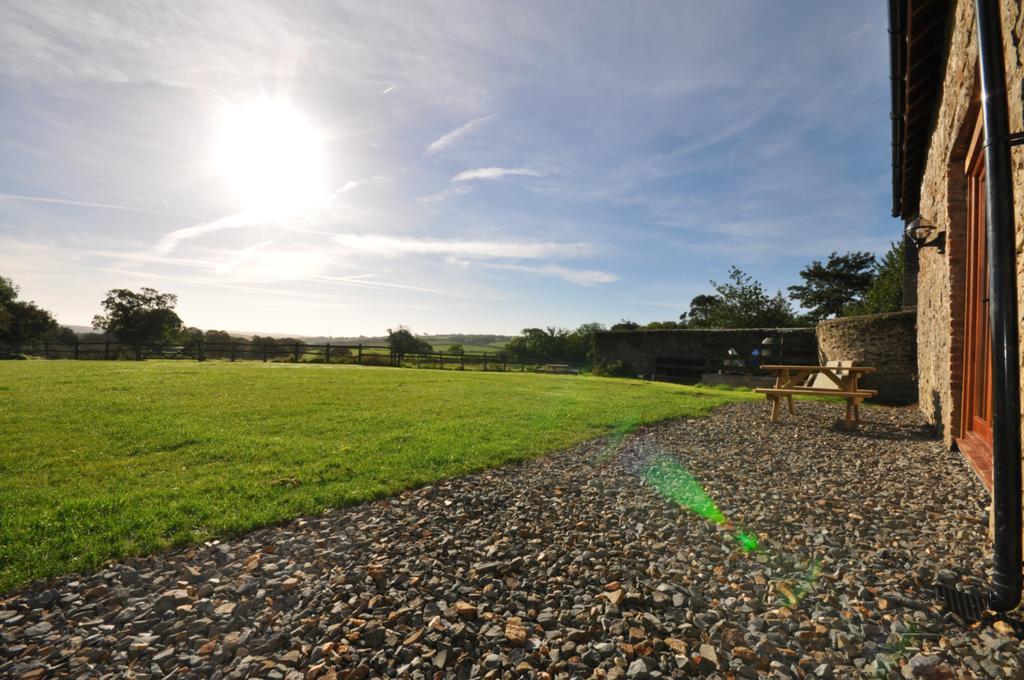 Hastings Barn Villa Bideford Bagian luar foto